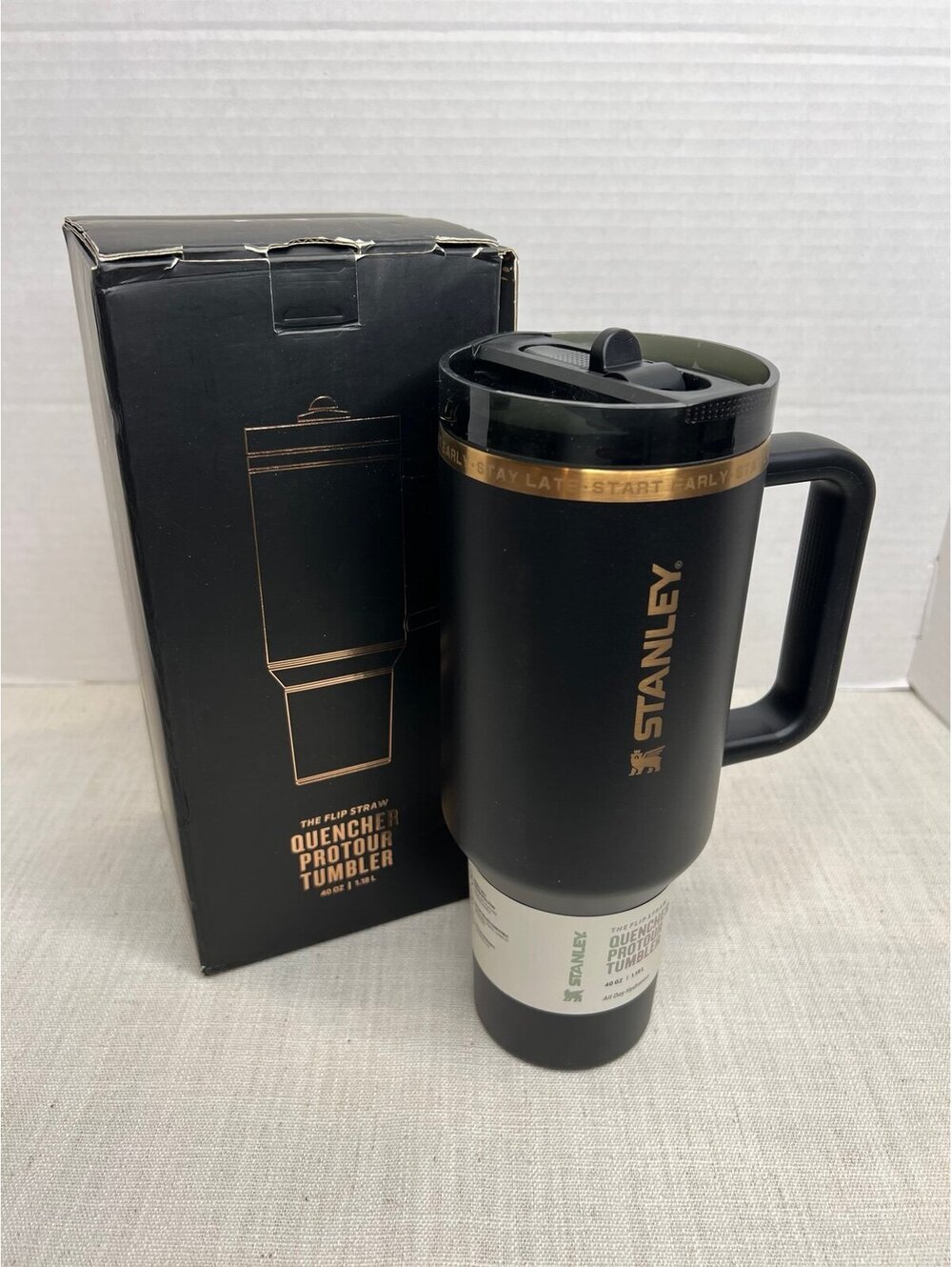 Stanley Messi The Flip Straw Quencher Protour Tumbler 40oz Black